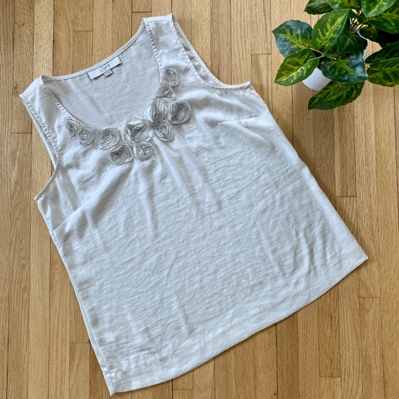 LOFT Ivory Sleeveless Top with Rosette Embellished Neckline Size M - Picture 9 of 10